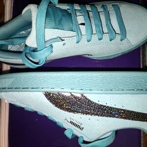 Brand new suede light and dark Jade Pumas